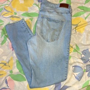 Hollister High Rise Super Skinny Jean (15s)